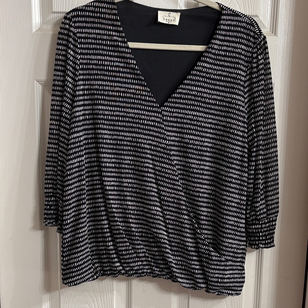 Chic Black and White Patterned Blouse